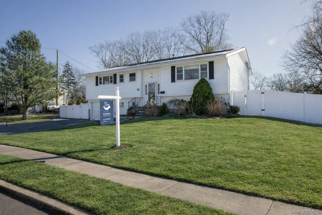 51 Lauren Avenue, Dix Hills, NY 11746 Main Photo
