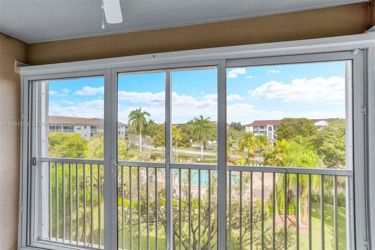 12701 SW 14th St, Unit 402J, Pembroke Pines, FL 33027 Photo