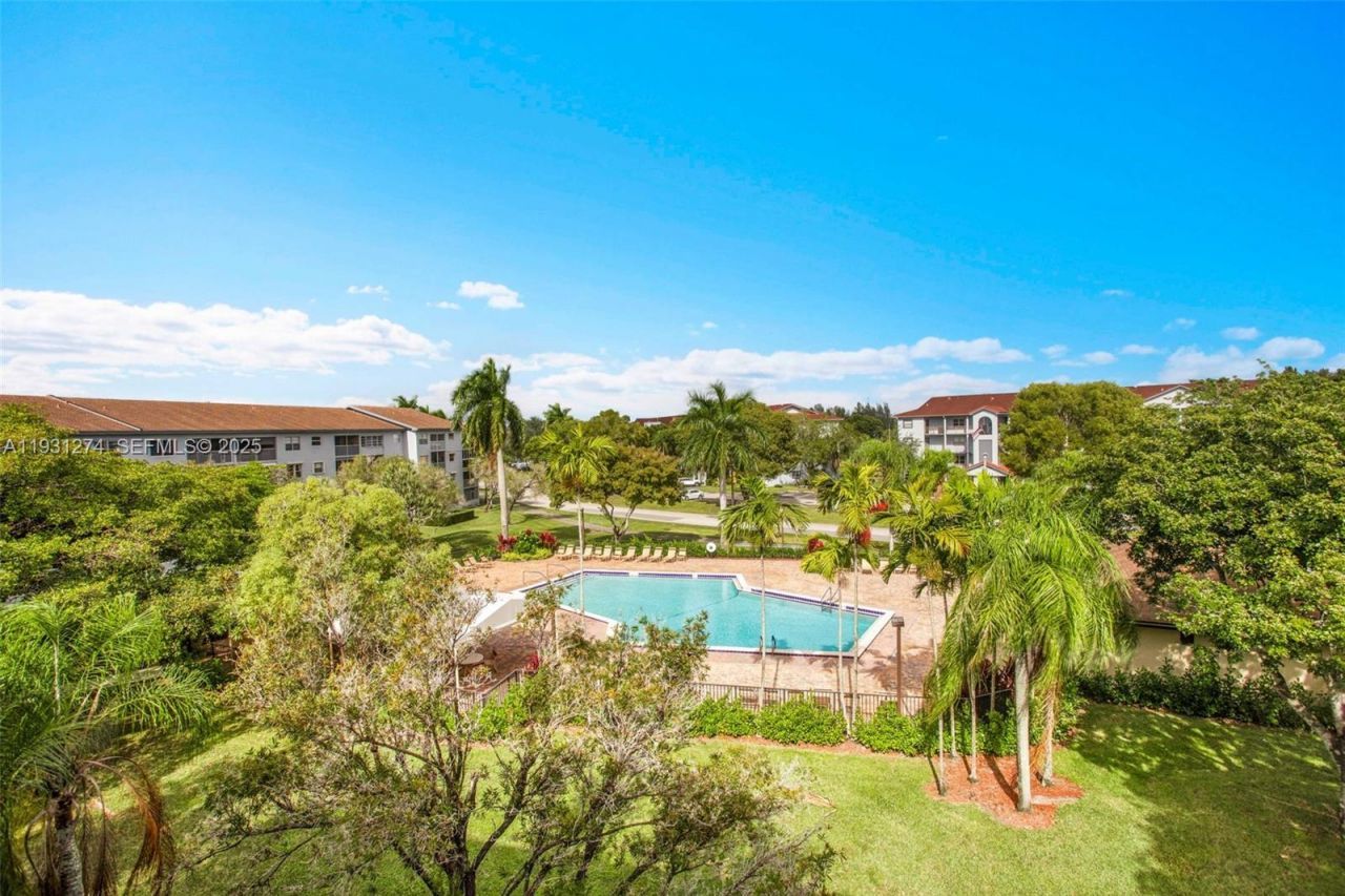 12701 SW 14th St, Unit 402J, Pembroke Pines, FL 33027 Photo