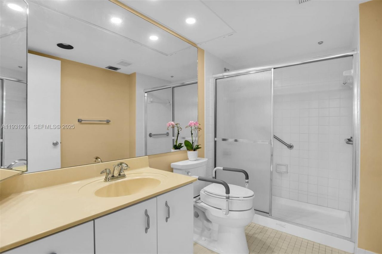 12701 SW 14th St, Unit 402J, Pembroke Pines, FL 33027 Photo