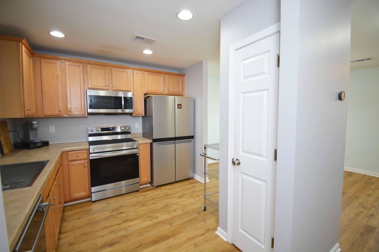 9142 Maple Grove Drive Photo 9