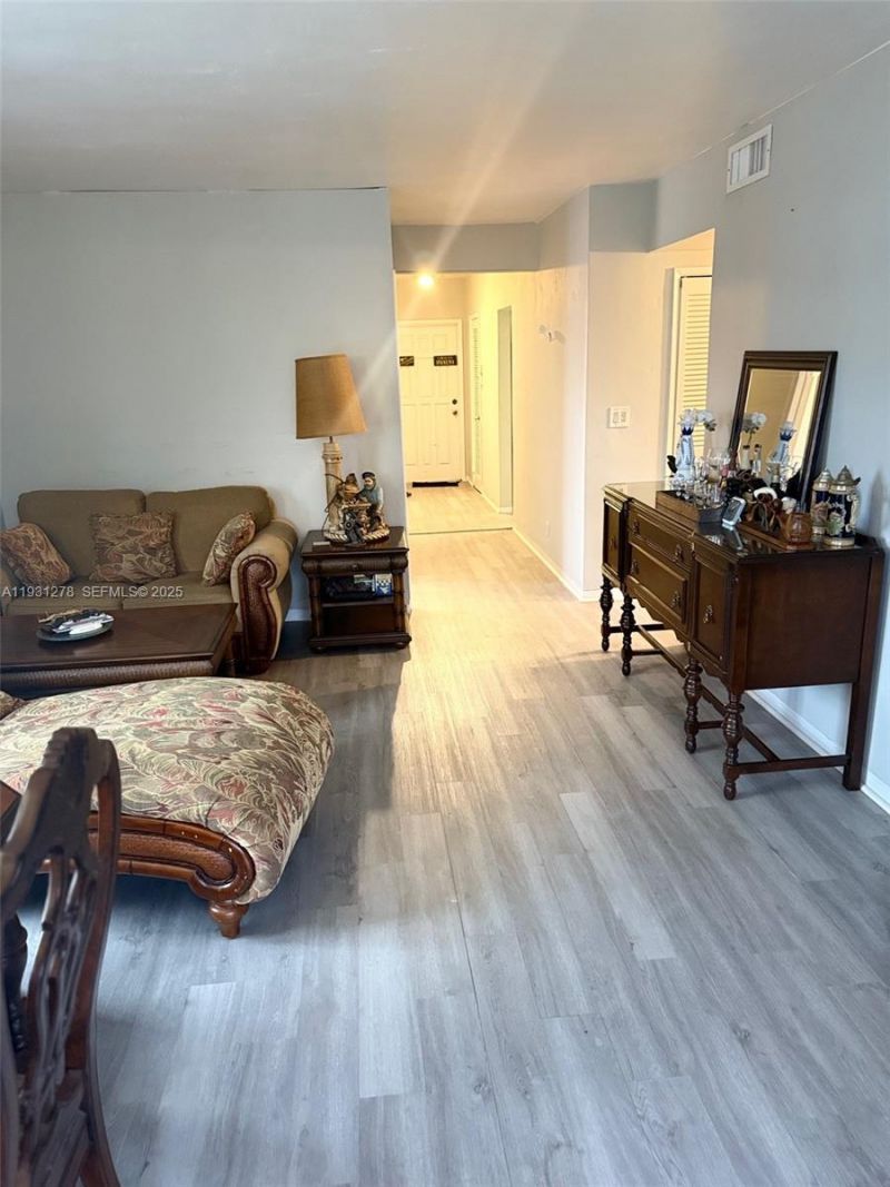 1510 SE 15th St, Unit 210, Fort Lauderdale, FL 33316 Photo