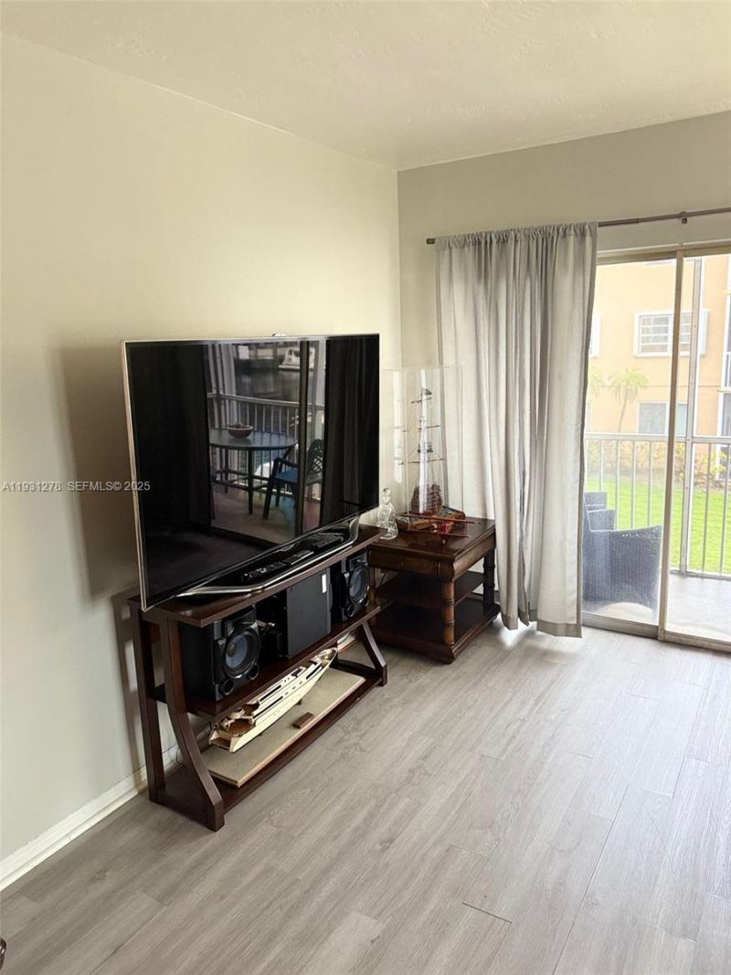 1510 SE 15th St, Unit 210, Fort Lauderdale, FL 33316 Photo