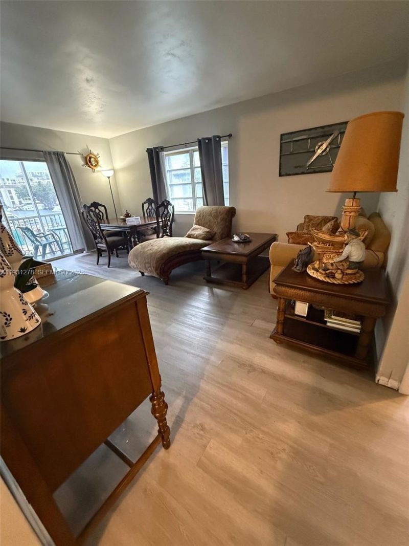1510 SE 15th St, Unit 210, Fort Lauderdale, FL 33316 Photo