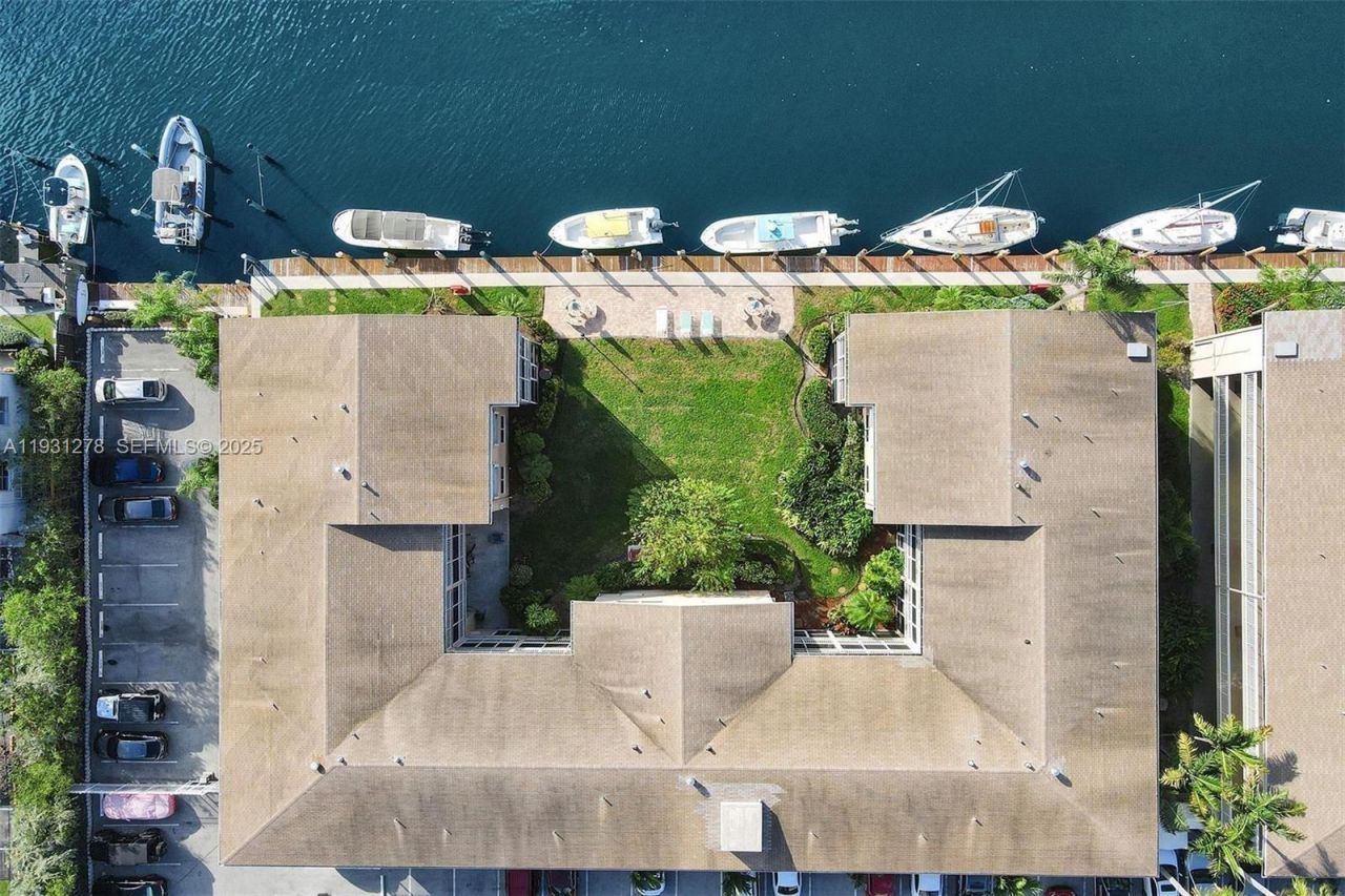 1510 SE 15th St, Unit 210, Fort Lauderdale, FL 33316 Photo