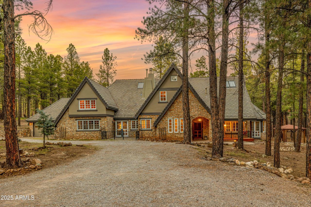 2750 W FOREST HILLS Drive, Flagstaff, AZ 86001