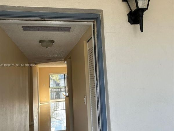 7910 N Colony Cir N, Unit 209, Tamarac, FL 33321