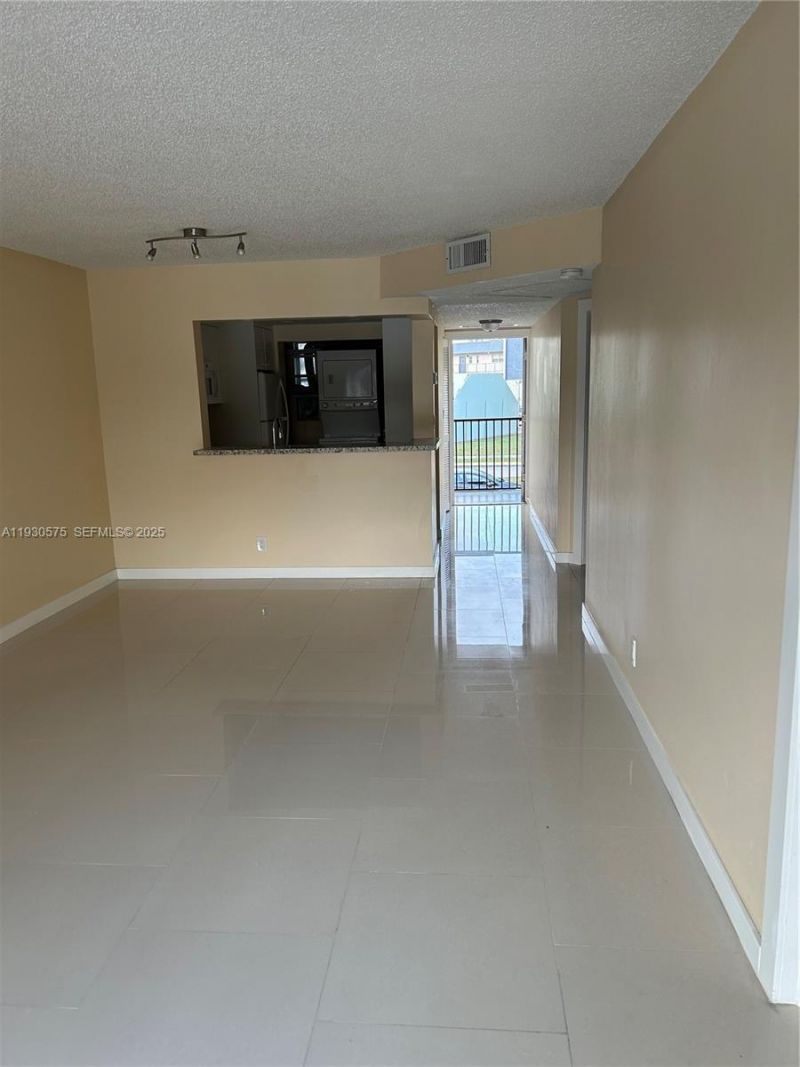 7910 N Colony Cir N, Unit 209, Tamarac, FL 33321 Photo