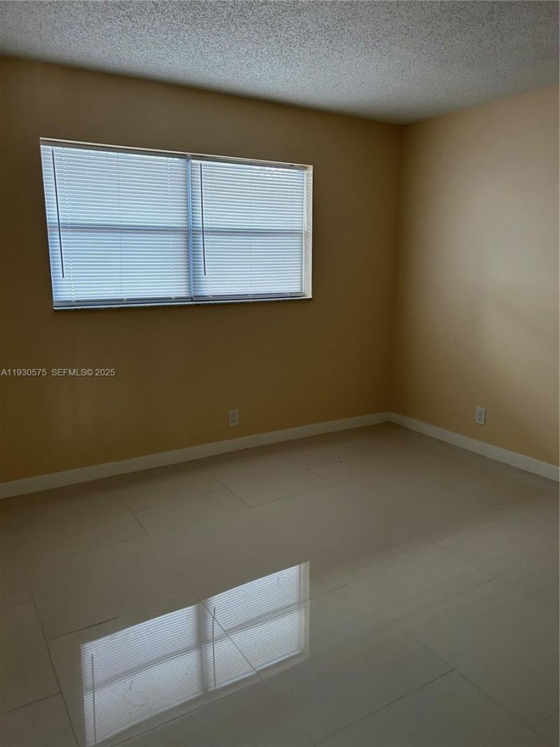 7910 N Colony Cir N, Unit 209, Tamarac, FL 33321 Photo