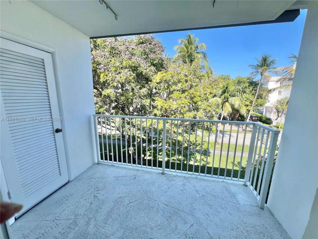 240 Galen Dr, Unit 309, Key Biscayne, FL 33149 Photo