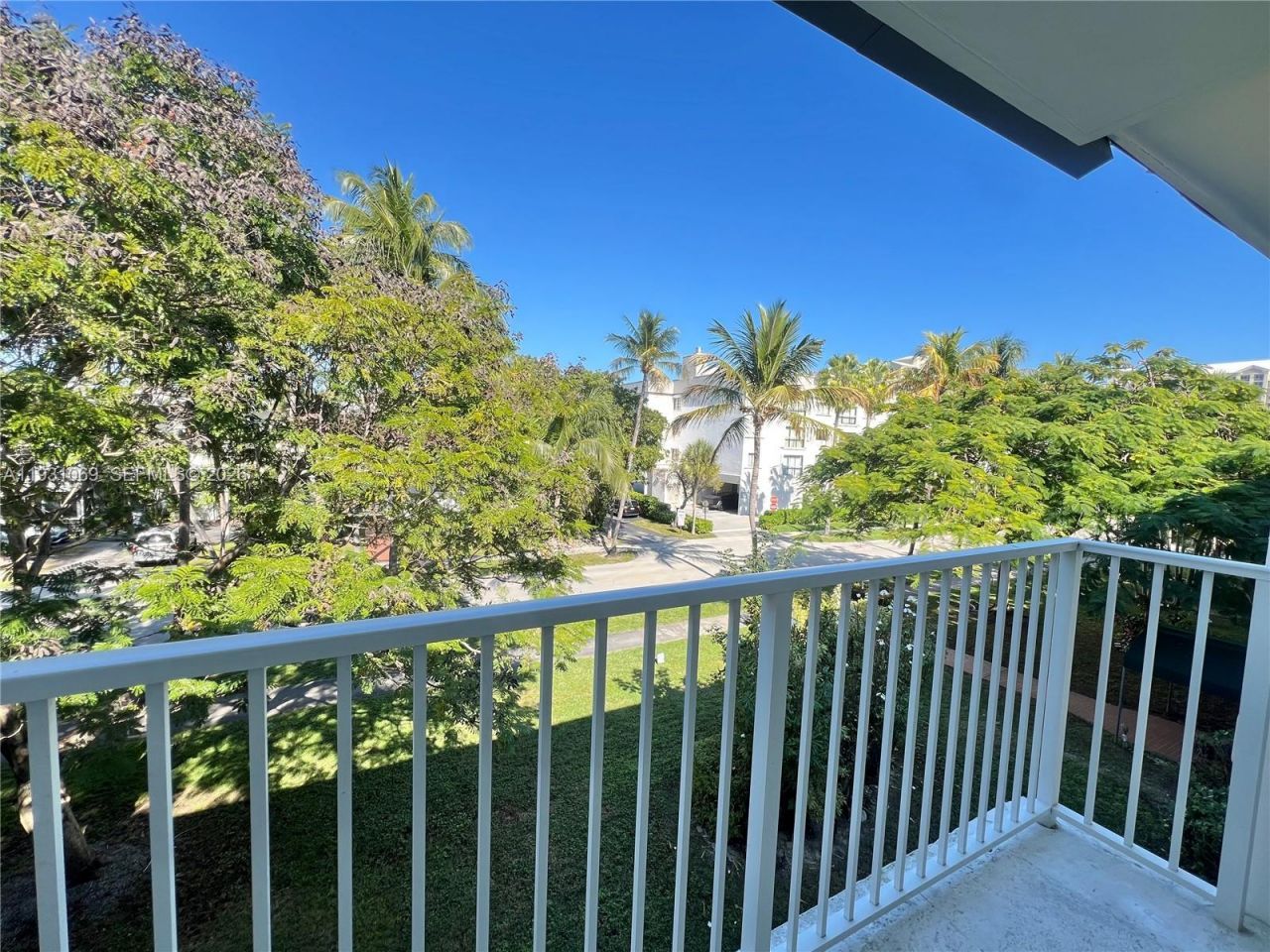 240 Galen Dr, Unit 309, Key Biscayne, FL 33149 Photo