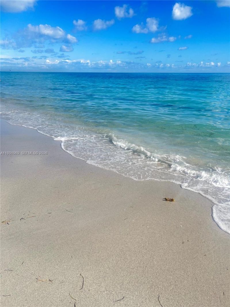 240 Galen Dr, Unit 309, Key Biscayne, FL 33149 Photo