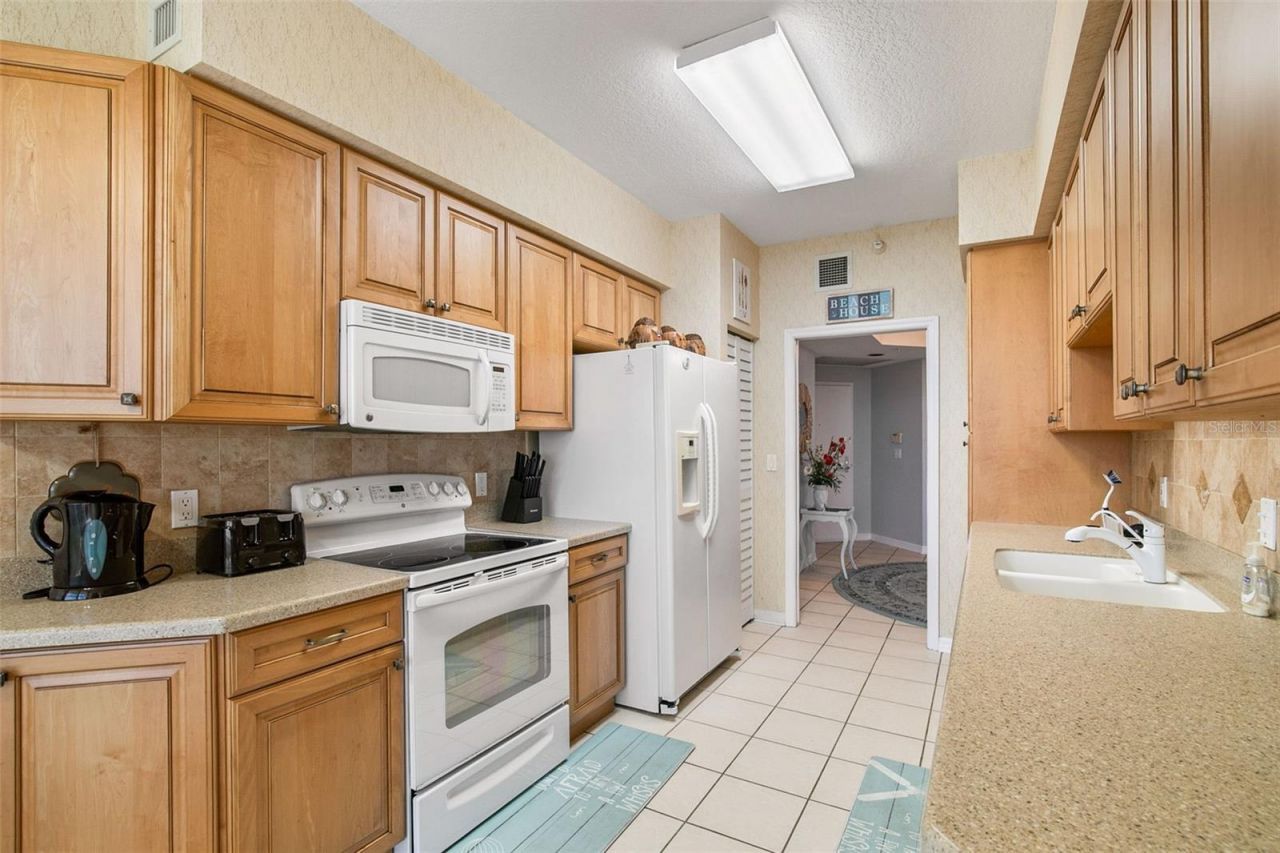 1800 Benjamin Franklin Drive, Unit B1007, Sarasota, FL 34236 Photo