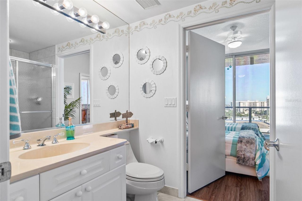 1800 Benjamin Franklin Drive, Unit B1007, Sarasota, FL 34236 Photo