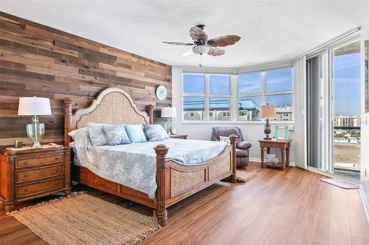 1800 Benjamin Franklin Drive, Unit B1007, Sarasota, FL 34236 Photo