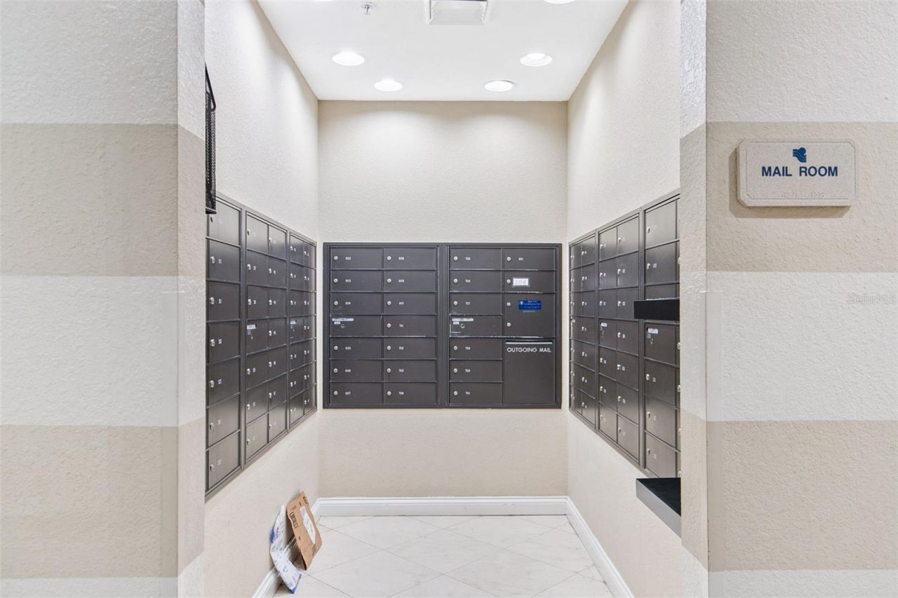 1800 Benjamin Franklin Drive, Unit B1007, Sarasota, FL 34236 Photo