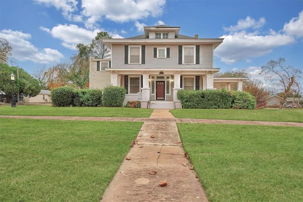 705 N Pennsylvania Avenue, Mangum, OK 73554 Main Photo