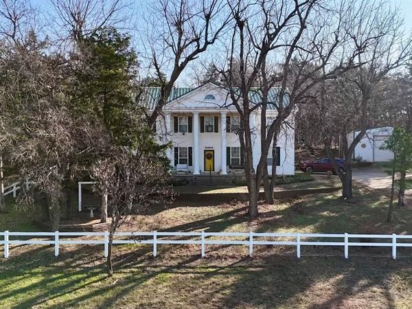 16285 S Maple Road, Hinton, OK 73047