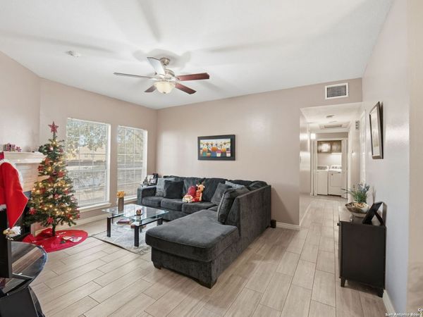 8655 Datapoint Dr, Unit 505, San Antonio, TX 78229