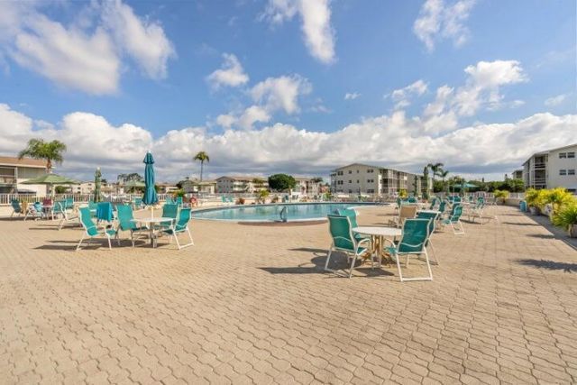 340 Horizons W, Unit 104, Boynton Beach, FL 33435 Photo