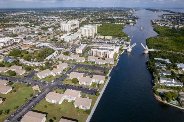 340 Horizons W, Unit 104, Boynton Beach, FL 33435 Photo