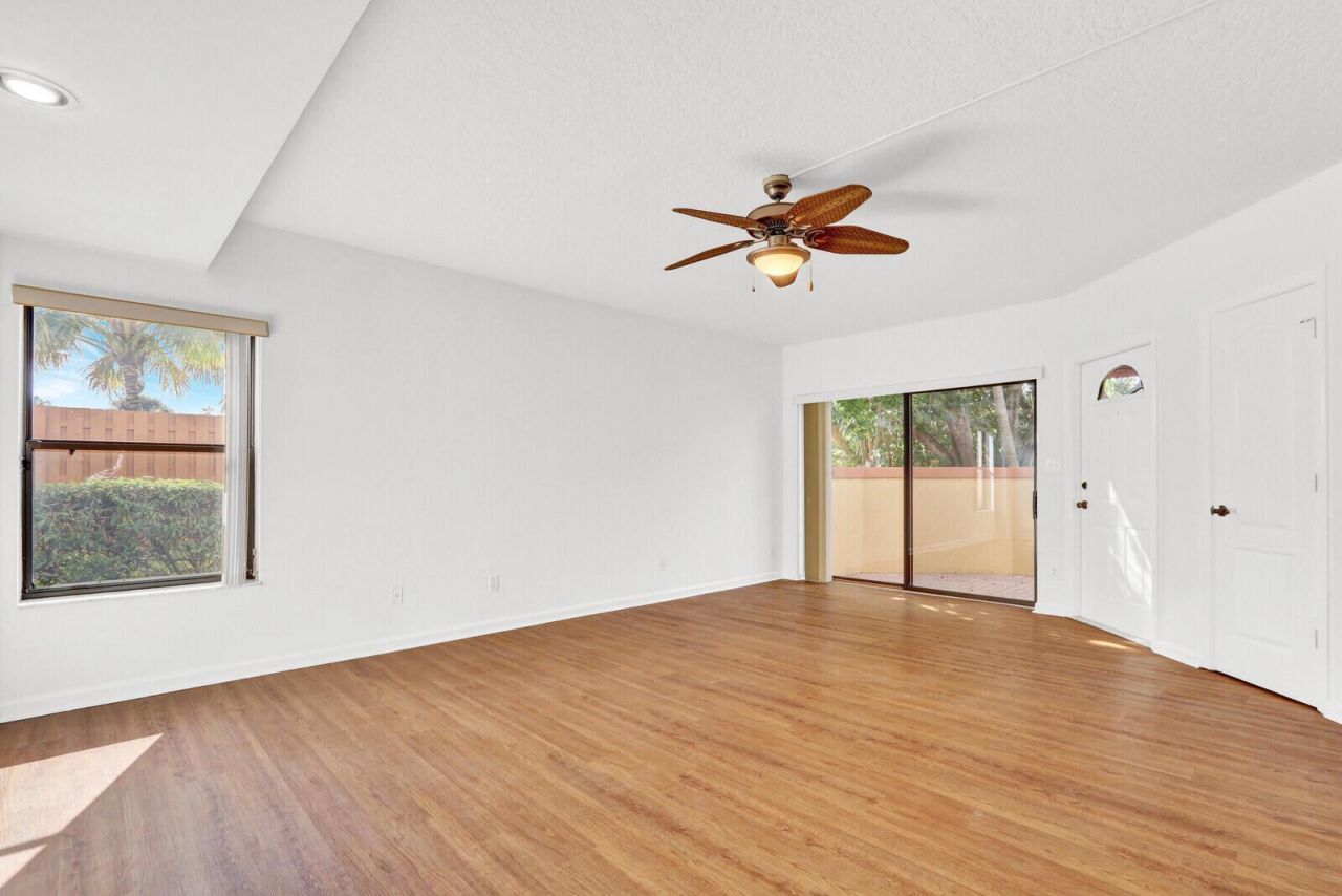 52 Uno Lago Drive, Juno Beach, FL 33408 Photo