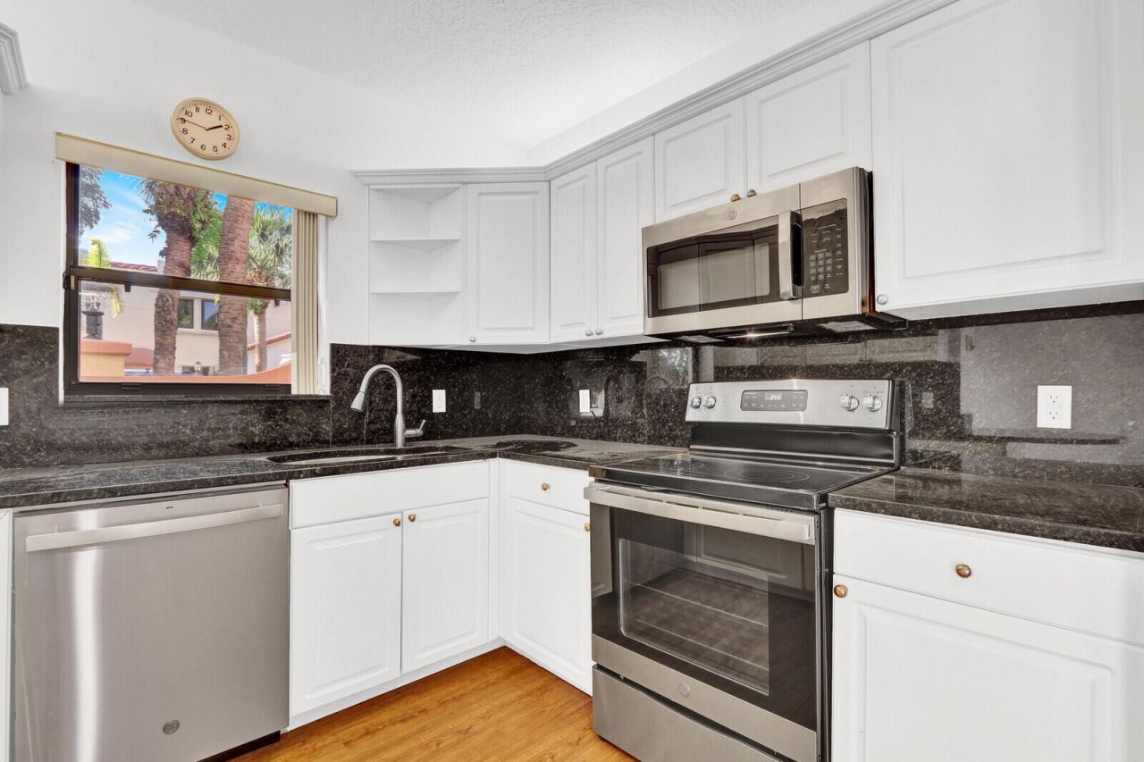 52 Uno Lago Drive, Juno Beach, FL 33408 Photo