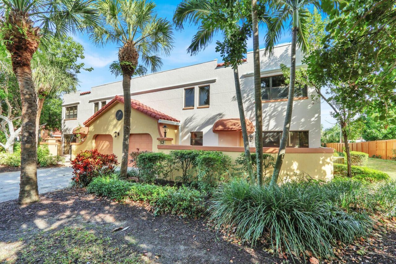 52 Uno Lago Drive, Juno Beach, FL 33408 Photo