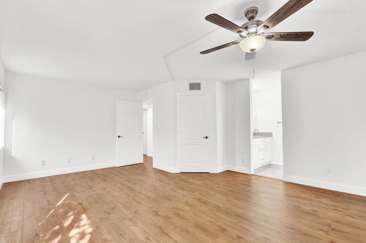 52 Uno Lago Drive, Juno Beach, FL 33408 Photo