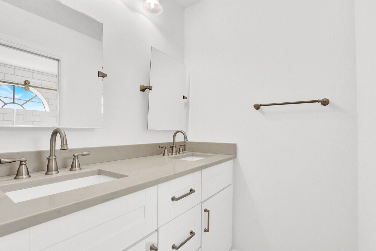 52 Uno Lago Drive, Juno Beach, FL 33408 Photo