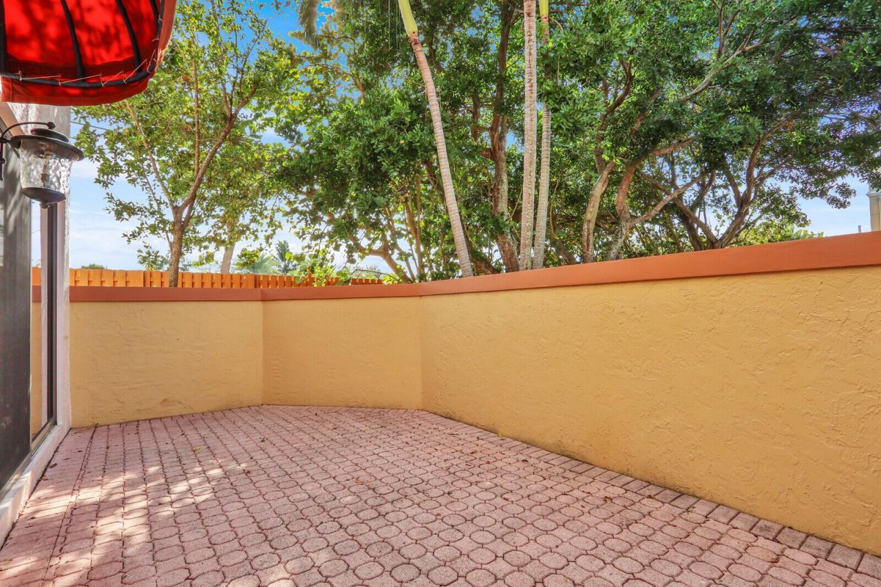 52 Uno Lago Drive, Juno Beach, FL 33408 Photo