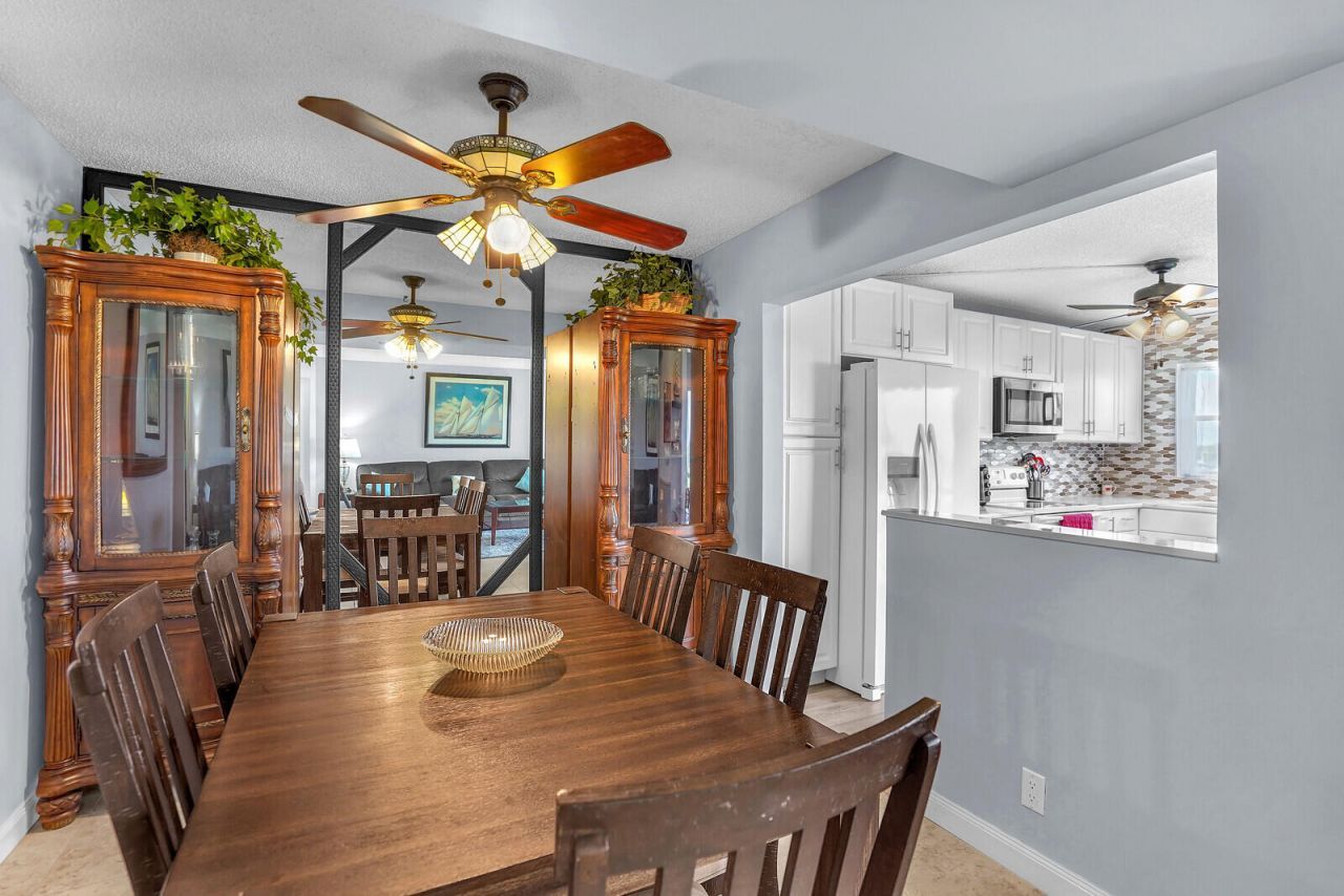 3959 Via Poinciana, Unit 503, Lake Worth, FL 33467 Photo