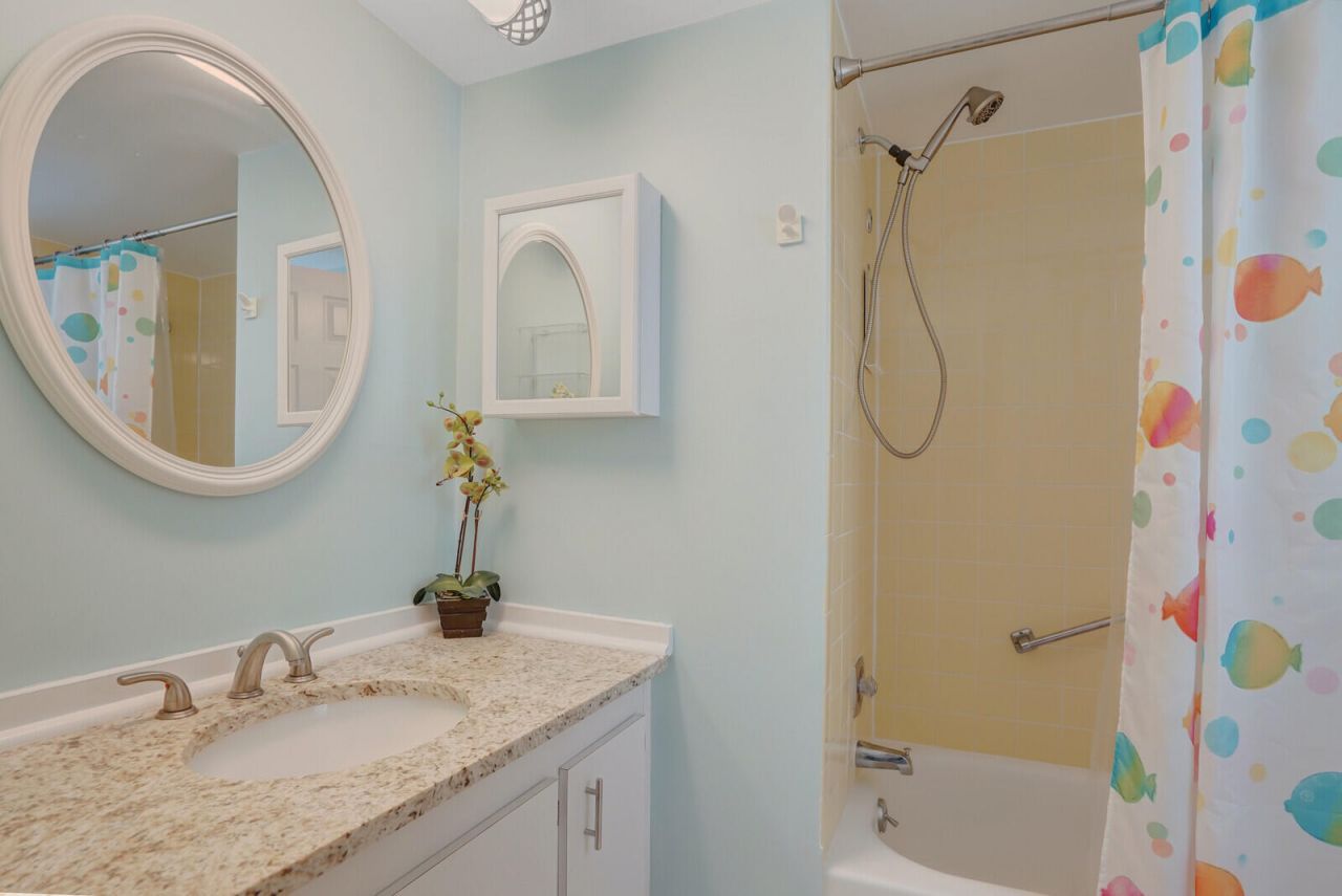 3959 Via Poinciana, Unit 503, Lake Worth, FL 33467 Photo