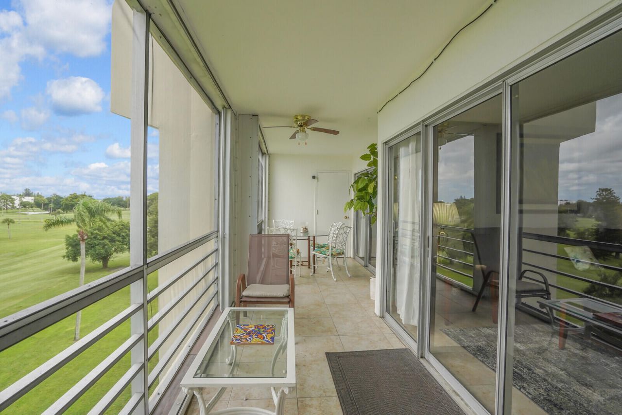 3959 Via Poinciana, Unit 503, Lake Worth, FL 33467 Photo