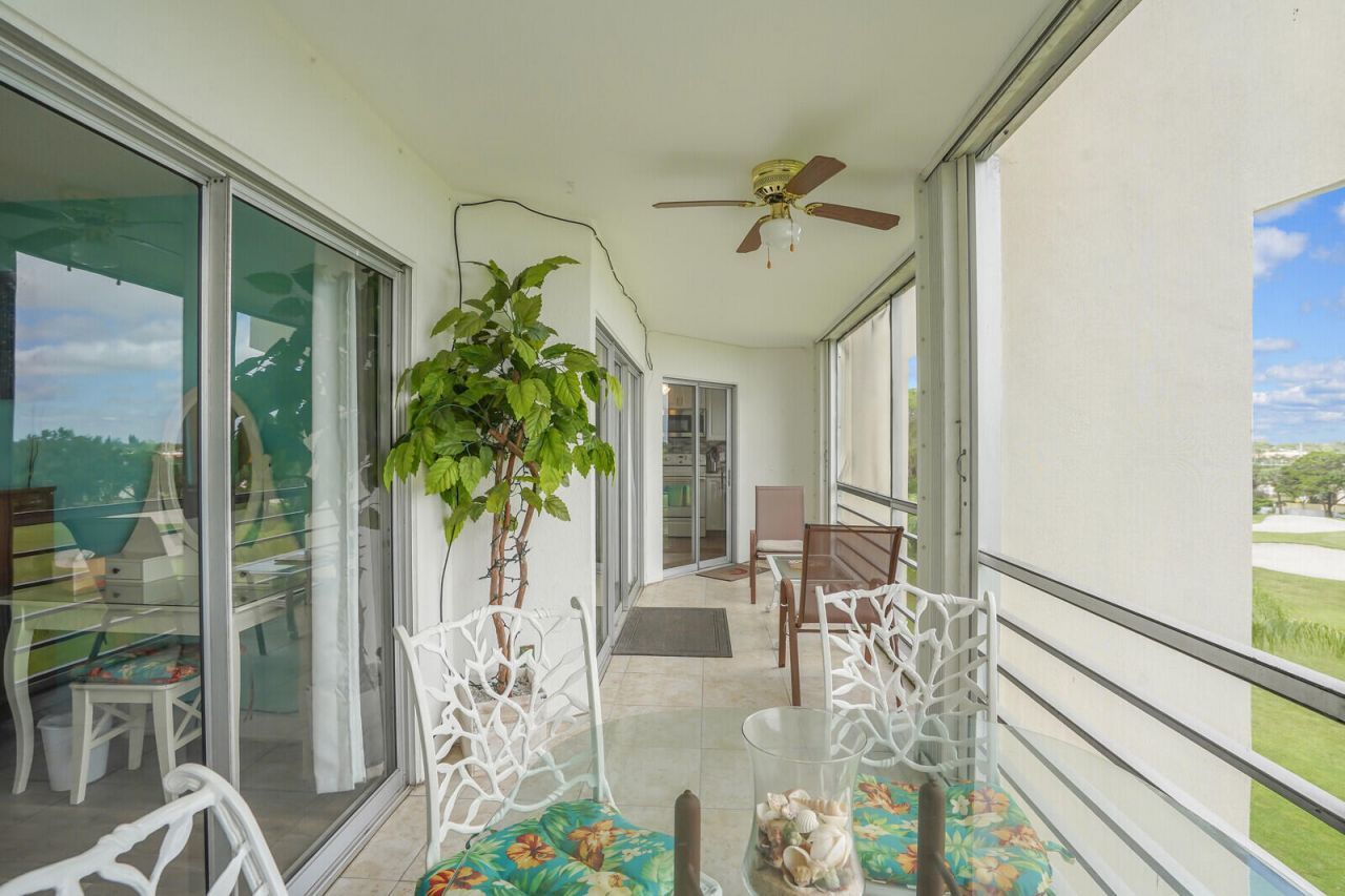 3959 Via Poinciana, Unit 503, Lake Worth, FL 33467 Photo