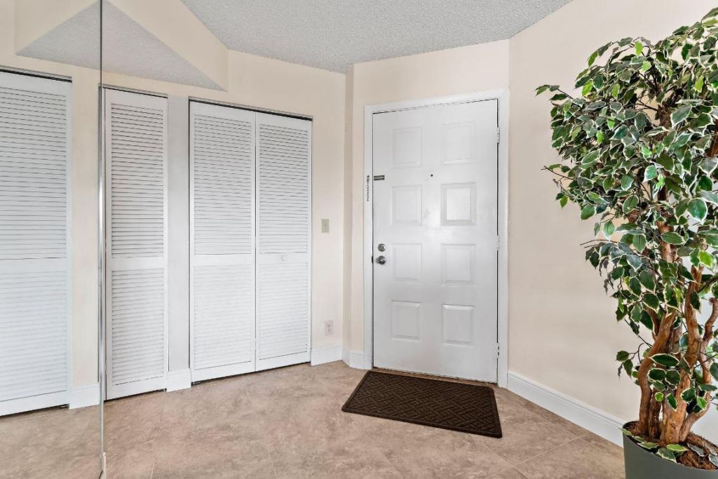 1605 S Us Highway 1, Unit B406, Jupiter, FL 33477 Photo