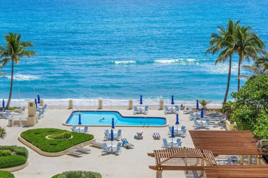 3475 S Ocean, 212 Boulevard, Unit 212, Palm Beach, FL 33480 Photo