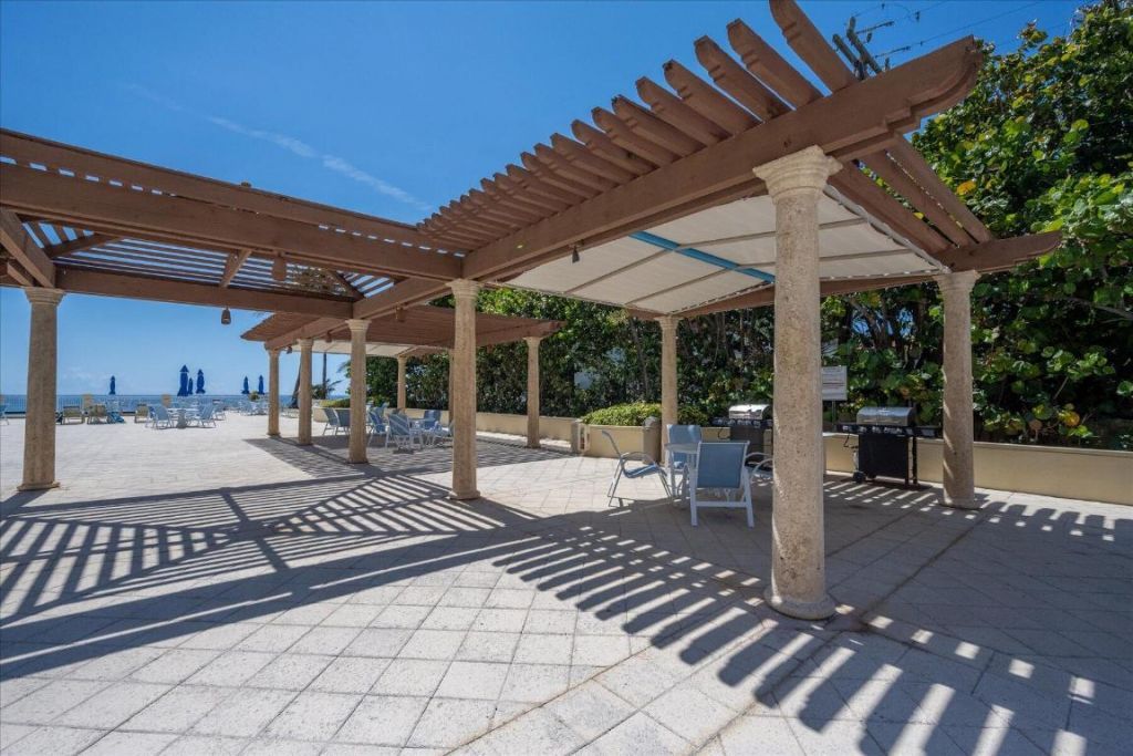 3475 S Ocean, 212 Boulevard, Unit 212, Palm Beach, FL 33480 Photo