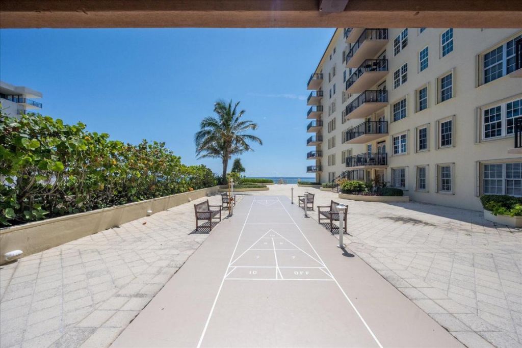 3475 S Ocean, 212 Boulevard, Unit 212, Palm Beach, FL 33480 Photo