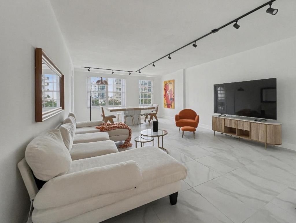 3475 S Ocean, 212 Boulevard, Unit 212, Palm Beach, FL 33480 Photo