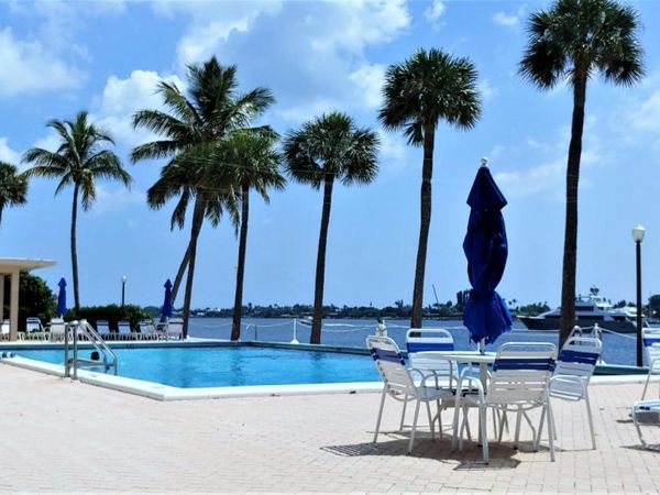 2600 N Flagler Drive, Unit 403, West Palm Beach, FL 33407