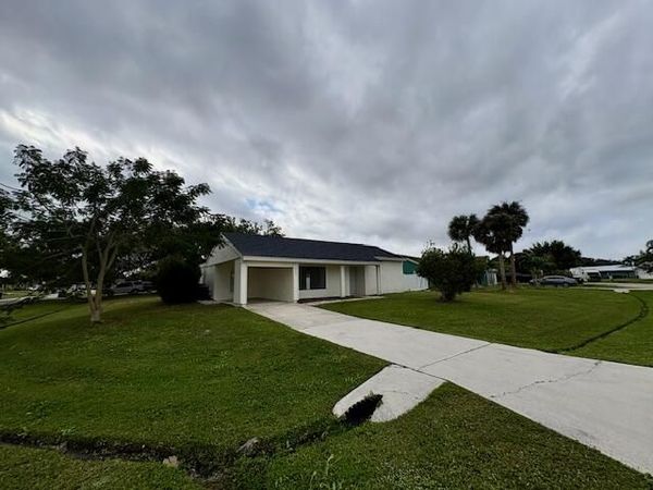 2101 SE Holland Street, Port Saint Lucie, FL 34952