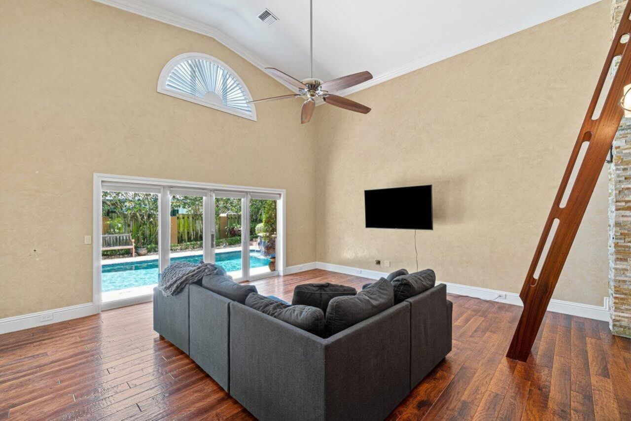 870 NW 7th Street, Boca Raton, FL 33486 Photo