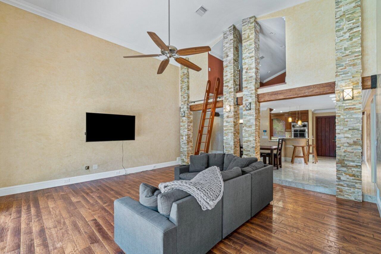 870 NW 7th Street, Boca Raton, FL 33486 Photo