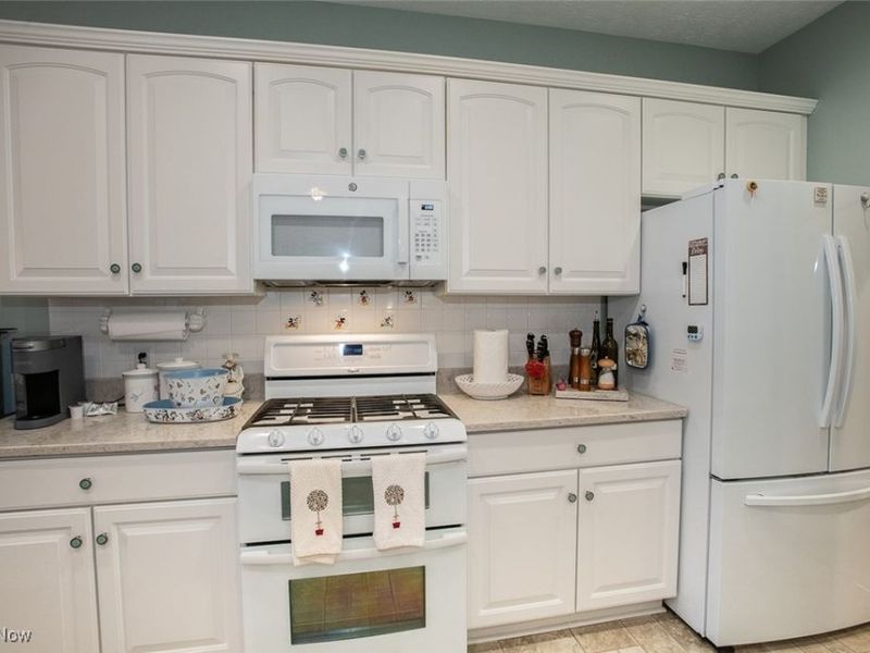 772 Shadow Creek Trail, Amherst, OH 44001 Photo 14