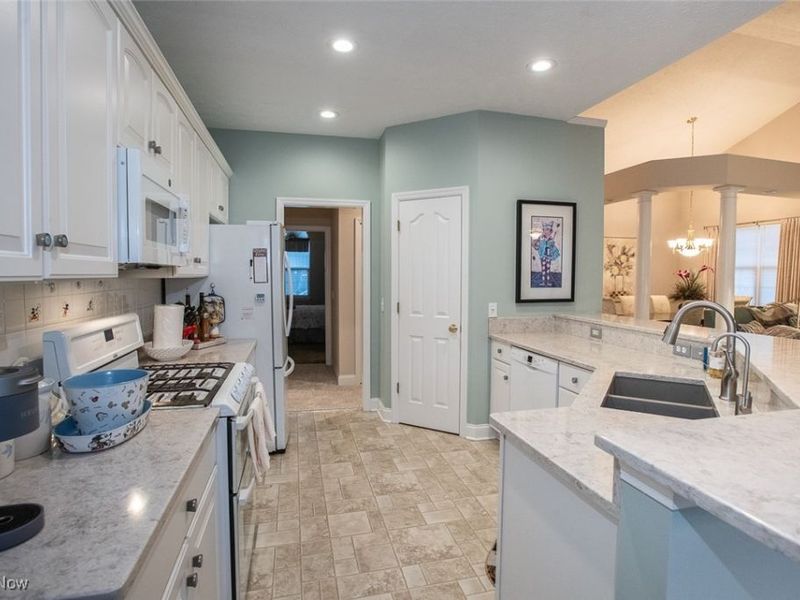 772 Shadow Creek Trail, Amherst, OH 44001 Photo 15