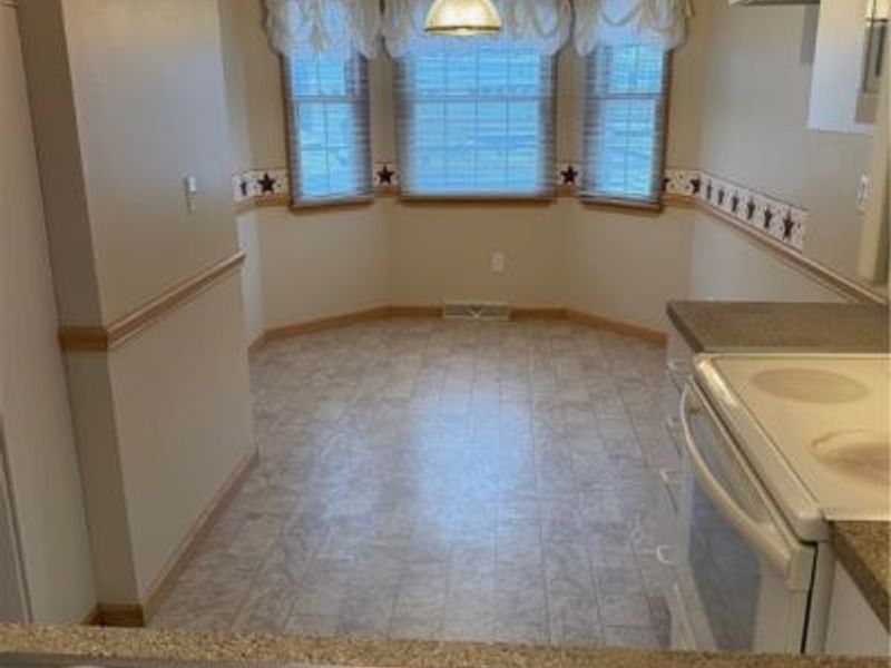 2 Harneds Landing, Cortland, OH 44410 Photo 2