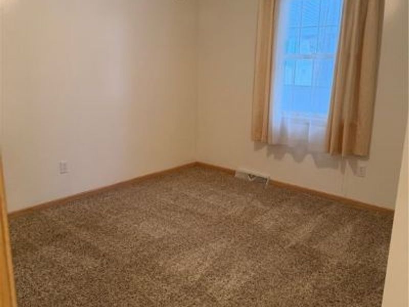 2 Harneds Landing, Cortland, OH 44410 Photo 9