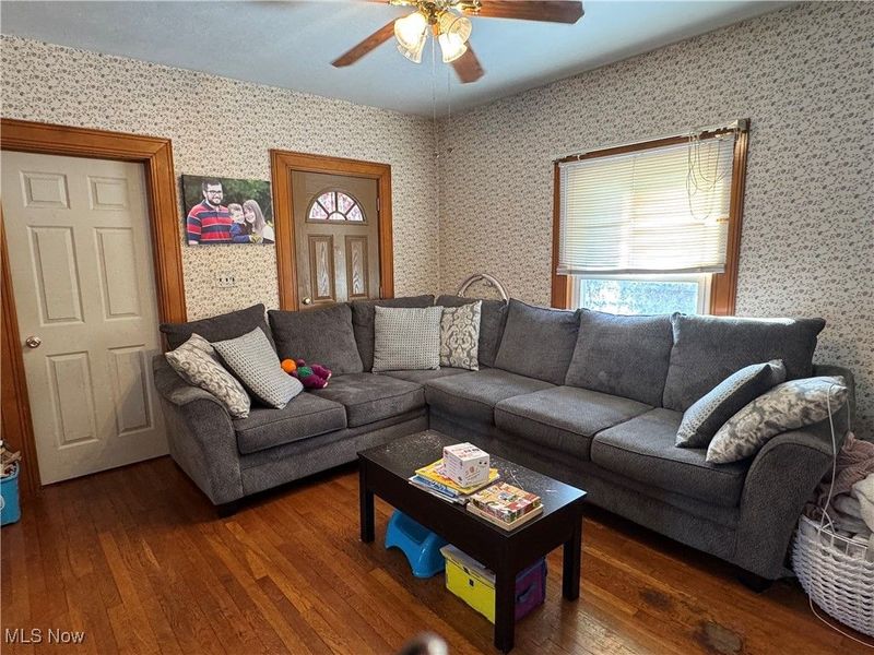 827 Bond Street, Elyria, OH 44035 Photo 7