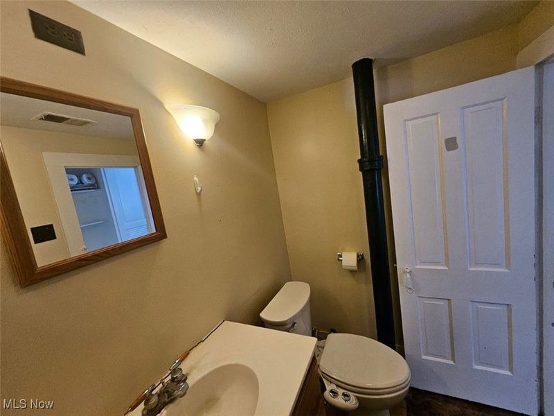 13888/13890 Goodwin Street, Burton, OH 44021 Photo 23